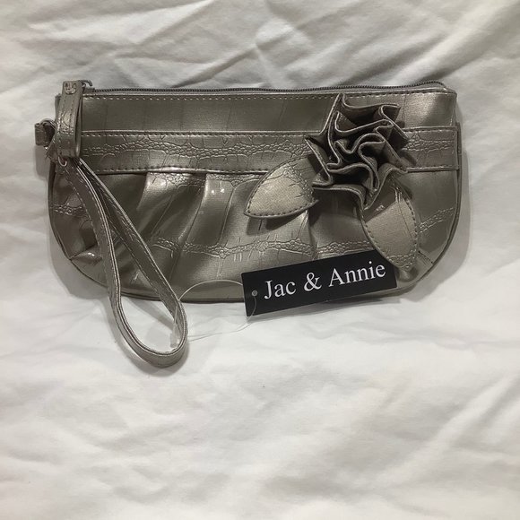 Metallic Bronze Wristlet with Flower detail NWT - Picture 3 of 9